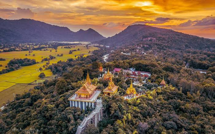 Chùa Tà Pạ & Đồi Tà Pạ